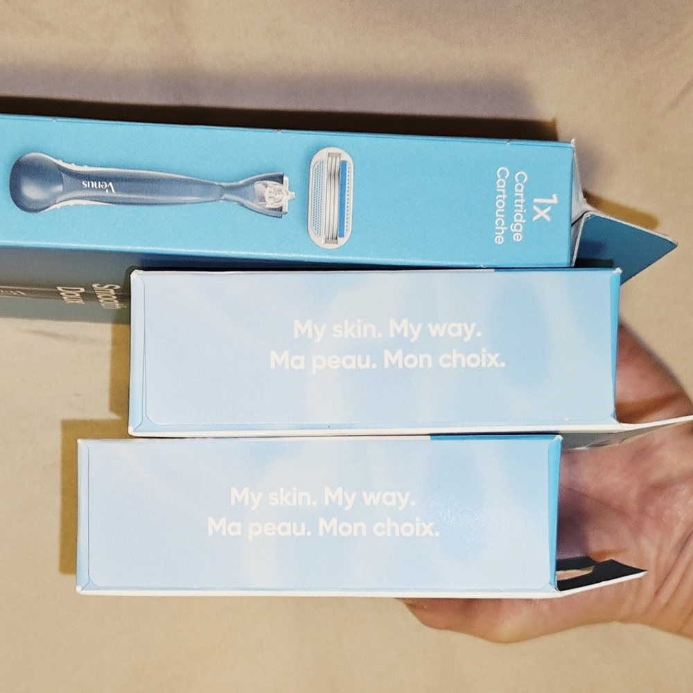Gillette Venus Smooth 3 Blade Razor Bundle - Picture 6 of 7